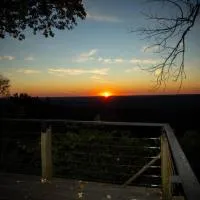 Mountain & Sunset Views - Walk to Downtown Mentone, hotel din Mentone