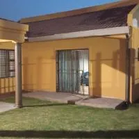 Bushman Kraal Lux، فندق في سويتو