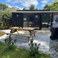 Birdsong Bach Whangaumu Bay Tutukaka: Tutukaka şehrinde bir otel