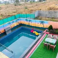 ll EMPYREAN STAY ll THE CHARLIE ll 4BHK ll AC ll PRIVATE POOL ll BACHELORS FRIENDLY ll, hotel en Malavli
