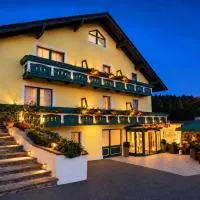 Hotel Residenz Hössinger, хотел в Санкт Пьолтен