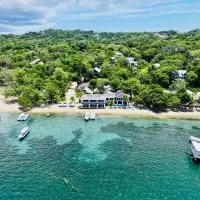 Luna Beach Luxury Boutique Beach Front Resort, hotell i Roatán