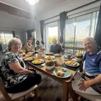 Uncle George's Free Breakfast with Double Room Seaview Direct to Lautoka Wharf, отель в Лаутоке