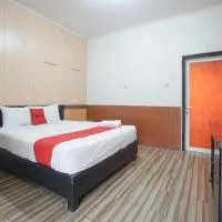 RedDoorz Syariah Plus near Banyuwangi Airport, hotel in Dadapan