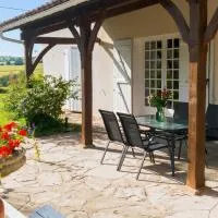 Maison charmante à Lannes avec terrasse et jardin, animaux acceptés, hotelli kohteessa Lannes