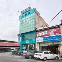 Sun Tree Hotel at Triang, khách sạn ở Kampong Kerayong