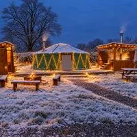 Glamp and Tipple Ltd، فندق في Great Ellingham