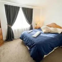 Cozy En-Suite Room with full Home Access, hotel i Harrow