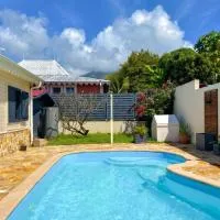 Villa spacieuse avec piscine à Saint-Pierre, готель у місті Saint-Pierre