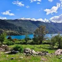 Cabaña lago tranquilo, camino valle exploradores, hotelli kohteessa Puerto Tranquilo