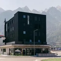 CUBE Alpine Stay, khách sạn ở Bürs