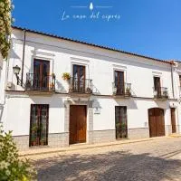 Benafique La casa del Ciprés - refugio de calma en la Sierra de Huelva, hotel in Cortegana