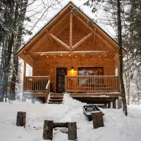 Huttopia Les Deux Lacs - Laurentides, hotel sa Mont-Blanc