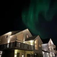 Modern holiday home on Kvaløya near Tromsø with Northern Lights and nature, hotel Kvaløya városában