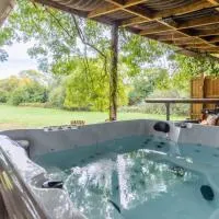 Haybarn, Hot tub and outdoor kitchen, New Forest, hotel en Ringwood
