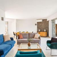Villa d'Exception avec Vue Mer Panoramique - Antibes, hotel en Antibes