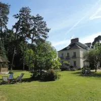 Cèdre et Charme, hotel i Saint-Branchs