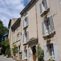Les Chambres De Charlotte, hotel v destinácii Cucuron