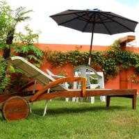 Pousada da Ju, hotel in Guaiuba, Guarujá