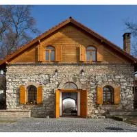 Cifrapince és Vendégház, hotel v destinaci Tordas
