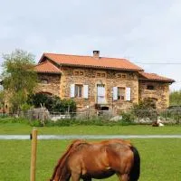 Domaine de la Poyat, отель в городе Légny