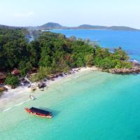 White Beach Bungalows, hotel in Koh Toch Beach, Koh Rong Island