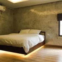 Nai Suan Inn, hotel sa Ban Doem Bang