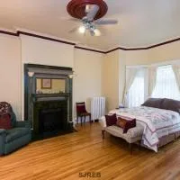 A Tanners Home Inn Bed and Breakfast, khách sạn ở Saint John