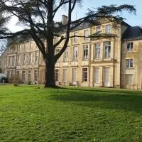 Sainte-Croix-Grand-Tonne में, होटल Chateau des Chevaliers de Grand Tonne
