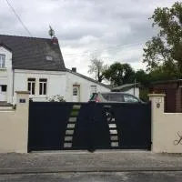 Le Rouet, hotel a Ytres
