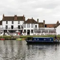 The Swan Hotel, hotel v destinácii Staines