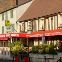 Logis hôtel restaurant Auberge Du Cheval Blanc، فندق في كريفكير-أون-اوجيه