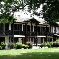 Auberge des Pins - Teritoria โรงแรมในSabres