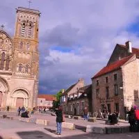 La Terrasse - Hôtel Restaurant à Vézelay, Hotel in Vézelay