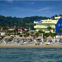 Hotel La Maestra – hotel w mieście Grottammare