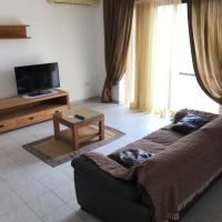 Swieqi Semi Detached Maisonette, hotel en Tal-Ghoqod, San Julián