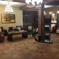 Spruce Hill Resort & Spa – hotel w mieście 108 Mile Ranch