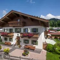 Landgasthof Dorfstadl โรงแรมในเคิสเซน