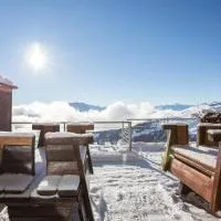 Berghaus Nagens-- Nur mit der Gondelbahn Erreichbar, hotel v destinaci Flims