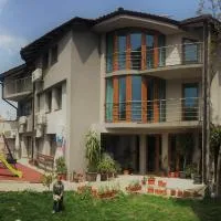 Guest House Niya Chernomorets – hotel w Czernomorcu