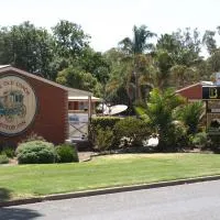 Old Coach Motor Inn Echuca、エチューカにあるEchuca Airport - ECHの周辺ホテル