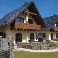 Ferienhaus Leo und Livia, отель в городе Цемпин