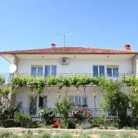 Apartment Marin, hotell sihtkohas Donji Seget