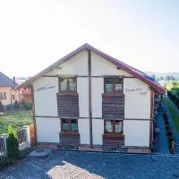 Country Court, хотел в Curteni