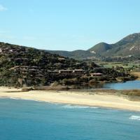 Case Sul Mare Residenze Di Bes, Hotel in Chia