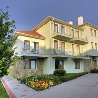 Jade Hotel-Ezüsthíd Hotel, hotel i Veszprém