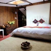 Shangri-La mid - mountain homestay, hotel in zona Aeroporto di Diqing Shangri-La - DIG, Shangri-La