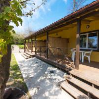 У пляжа , отель в Янтарном