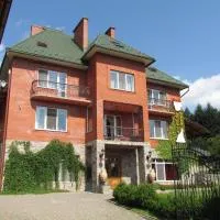 Zolotoie Runo, hotel u gradu Shidnjica