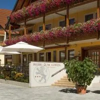 Gasthof - Hotel Zum Löwen، فندق في Schwabthal